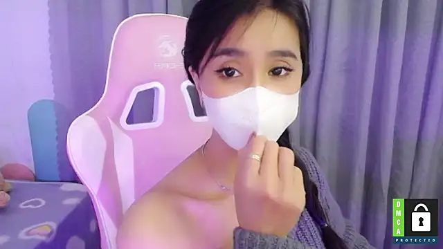 Snapshot of San___San chatting on 02-17-25, 03:42 San San online show from 02-17-25, 03:42