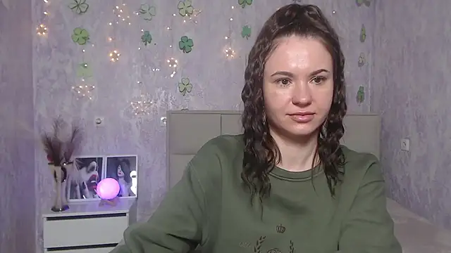 KaraCriegs online show from 03-19-25, 09:48