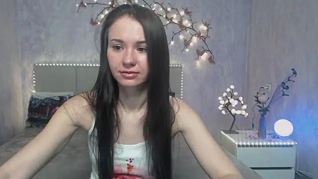 KaraCriegs online show from 03-06-26, 06:48