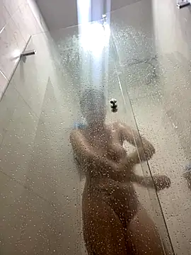 Iris love18 online show from 10-24-25, 11:06