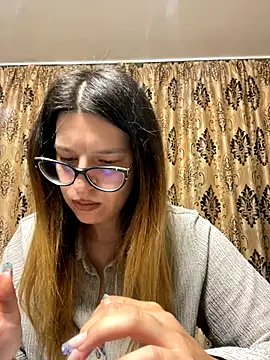 NadiraNoor online show from 10-18-25, 04:41