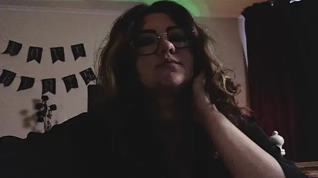 Snapshot of Laura_Karamazov chatting on 02-16-26, 09:27 Laura Karamazov online show from 02-16-26, 09:27