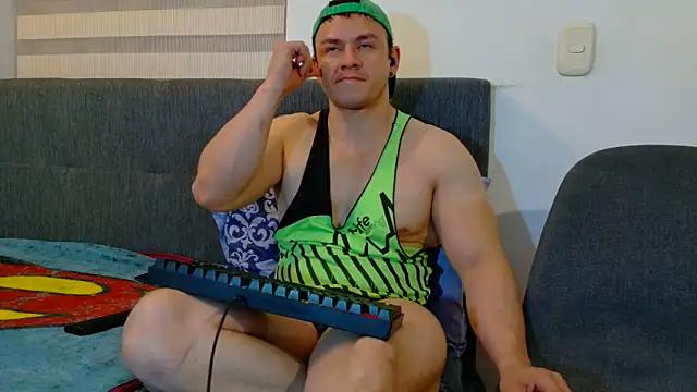 Snapshot of MarksMuscle chatting on 05-12-26, 04:31 MarksMuscle online show from 05-12-26, 04:31