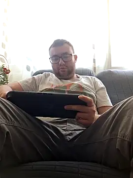 Javier bear online show from 04-28-26, 12:43