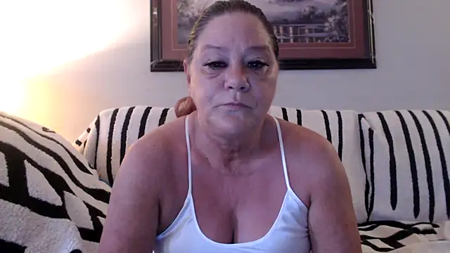 LexxiLeeds online show from 05-19-26, 10:43