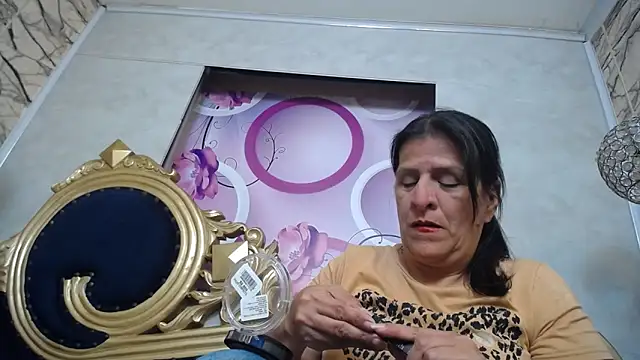 Snapshot of karito_mature17 chatting on 10-20-25, 11:21 karito mature17 online show from 10-20-25, 11:21