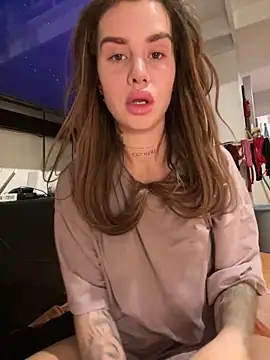 EmiliaCatalina online show from 03-13-25, 01:32