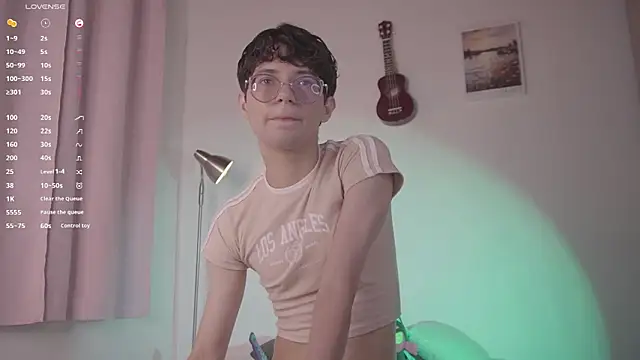 Snapshot of simonbane01 chatting on 02-05-26, 04:55 simonbane01 online show from 02-05-26, 04:55