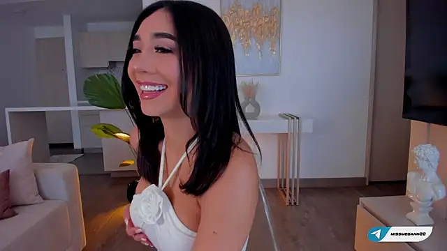 Snapshot of missmegann chatting on 10-21-25, 01:45 missmegann online show from 10-21-25, 01:45