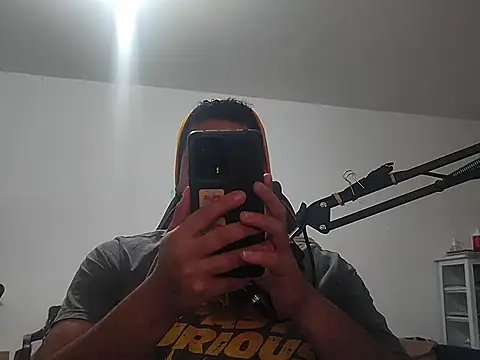 Snapshot of ElferXXX chatting on 10-28-25, 03:54 ElferXXX online show from 10-28-25, 03:54