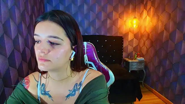 LiaHarryis online show from 04-13-26, 06:57