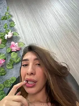 NICOLSKINNY1 online show from 04-30-26, 04:35