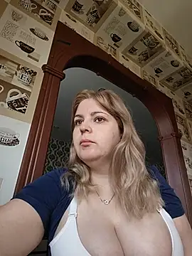 Snapshot of Lady_nice_cat chatting on 07-22-26, 02:47 Lady nice cat online show from 07-22-26, 02:47