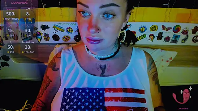 Snapshot of EllieOz chatting on 11-23-25, 01:55 EllieOz online show from 11-23-25, 01:55