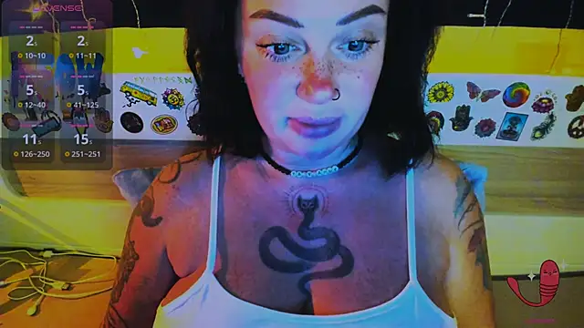 Snapshot of EllieOz chatting on 12-18-25, 03:40 EllieOz online show from 12-18-25, 03:40