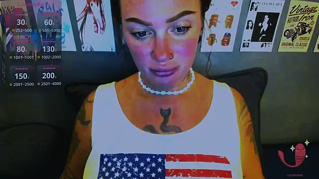 Snapshot of EllieOz chatting on 04-15-26, 04:58 EllieOz online show from 04-15-26, 04:58
