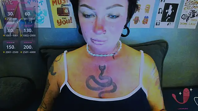 Snapshot of EllieOz chatting on 05-11-26, 06:05 EllieOz online show from 05-11-26, 06:05