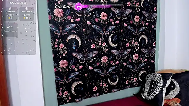 Snapshot of Marinnett11 chatting on 11-10-25, 02:16 Marinnett11 online show from 11-10-25, 02:16