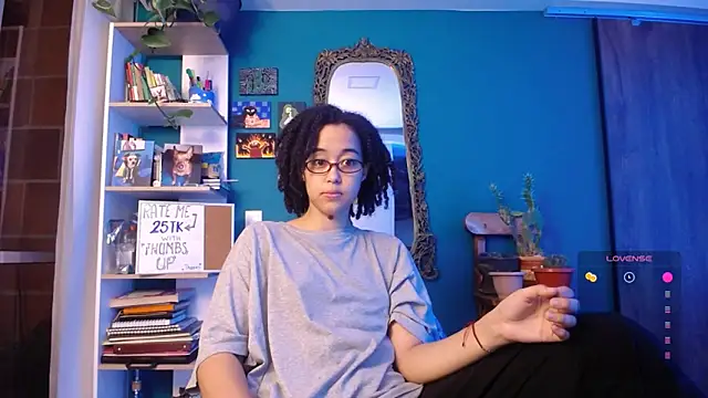 Snapshot of ela_0 chatting on 11-06-25, 02:01 ela 0 online show from 11-06-25, 02:01