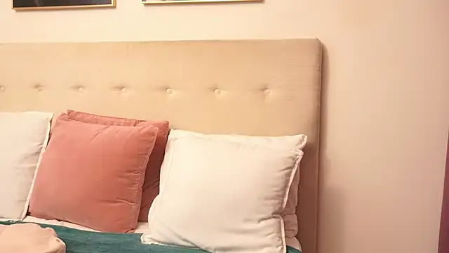 CassieHilton online show from 05-08-26, 07:08