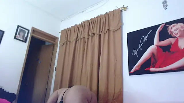 Snapshot of seleneh chatting on 12-14-24, 09:56 seleneh online show from 12-14-24, 09:56