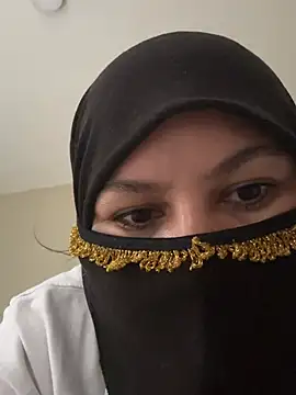 Amina hafsa online show from 07-18-26, 06:12