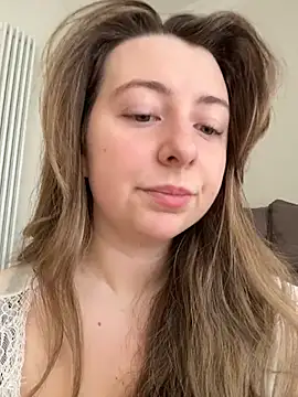 Snapshot of curvyflawless chatting on 03-05-26, 08:10 curvyflawless online show from 03-05-26, 08:10