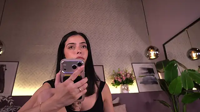 Snapshot of ElleDiane chatting on 07-27-26, 01:01 ElleDiane online show from 07-27-26, 01:01