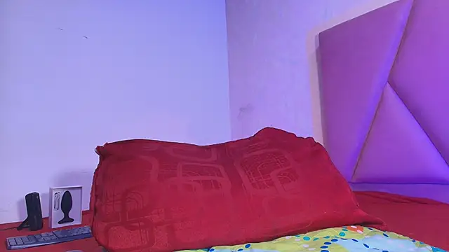 arl chloee online show from 10-29-25, 03:20