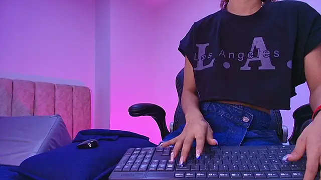 arl chloee online show from 02-09-26, 03:10