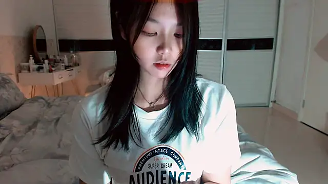 -Lucky Girl online show from 11-04-25, 02:49