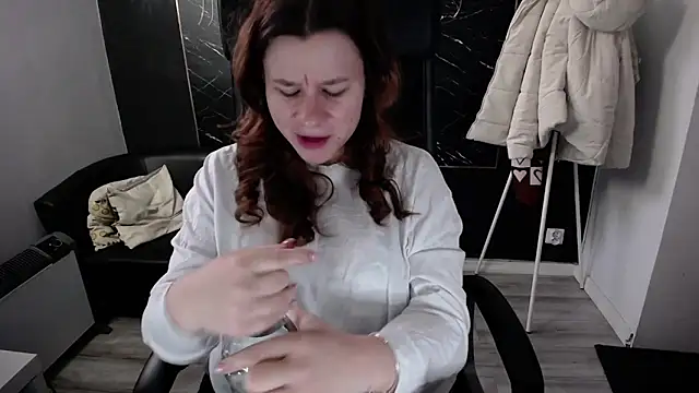 Snapshot of littleviki7 chatting on 01-07-26, 08:17 littleviki7 online show from 01-07-26, 08:17