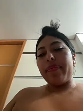 Snapshot of emmyjhonson07 chatting on 11-22-25, 03:44 emmyjhonson07 online show from 11-22-25, 03:44