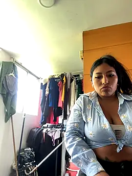 Snapshot of emmyjhonson07 chatting on 12-01-25, 04:23 emmyjhonson07 online show from 12-01-25, 04:23