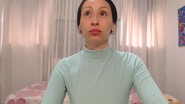 Snapshot of AliceRossi chatting on 03-13-25, 02:33 AliceRossi online show from 03-13-25, 02:33