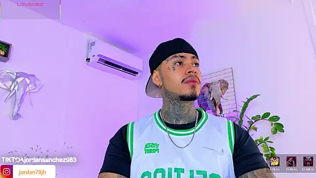 JordanSmiith  online show from 04-28-26, 08:36