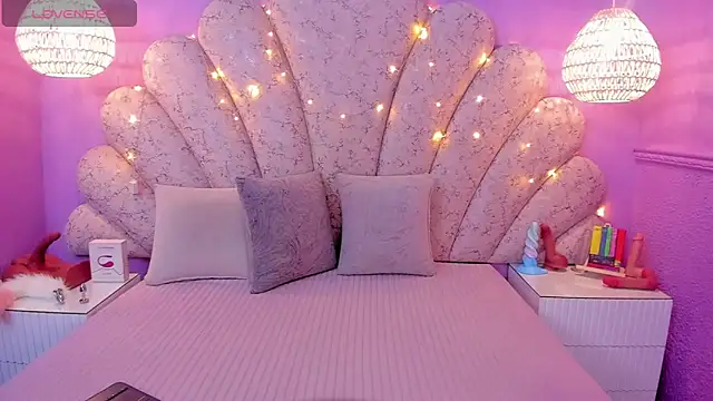 Snapshot of chloe_watson_ chatting on 03-12-25, 07:38 chloe watson online show from 03-12-25, 07:38