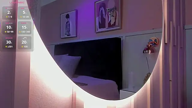 Snapshot of chloe_watson_ chatting on 11-21-25, 07:56 chloe watson online show from 11-21-25, 07:56