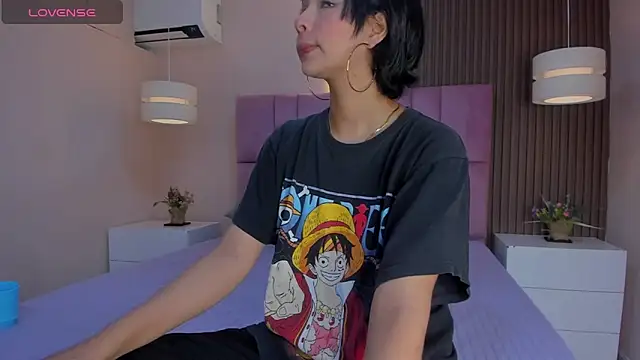 Snapshot of chloe_watson_ chatting on 12-05-25, 01:31 chloe watson online show from 12-05-25, 01:31