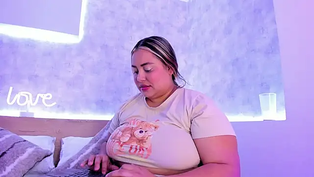Snapshot of tatijara chatting on 01-15-25, 02:27 tatijara online show from 01-15-25, 02:27
