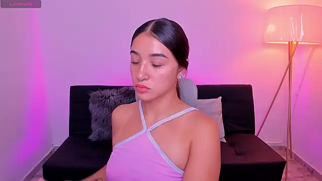 Snapshot of Antonella_Grayy chatting on 06-27-26, 04:56 Antonella Grayy online show from 06-27-26, 04:56