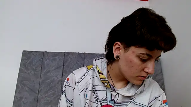 linda 33 online show from 10-12-25, 02:27