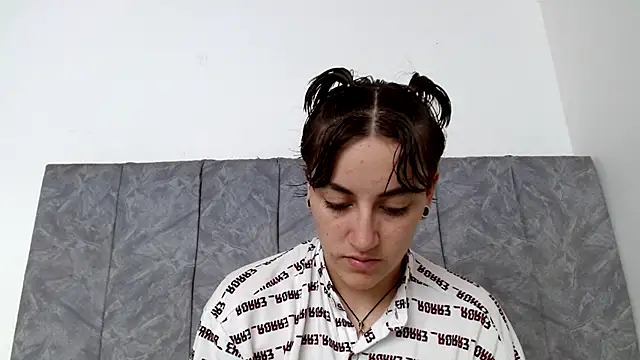 linda 33 online show from 10-23-25, 07:23