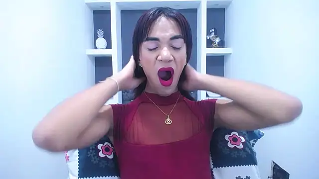 Snapshot of KatrinaQueen1 chatting on 03-18-25, 06:03 KatrinaQueen1 online show from 03-18-25, 06:03