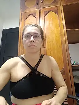 Snapshot of mademonsexy chatting on 06-07-26, 06:33 mademonsexy online show from 06-07-26, 06:33