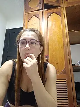 Snapshot of mademonsexy chatting on 06-10-26, 03:39 mademonsexy online show from 06-10-26, 03:39