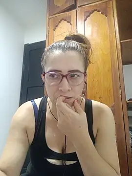 Snapshot of mademonsexy chatting on 06-17-26, 03:53 mademonsexy online show from 06-17-26, 03:53