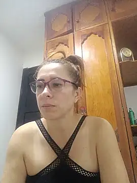 Snapshot of mademonsexy chatting on 06-18-26, 04:24 mademonsexy online show from 06-18-26, 04:24