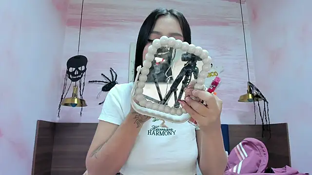 AnneDixie online show from 10-29-25, 03:09