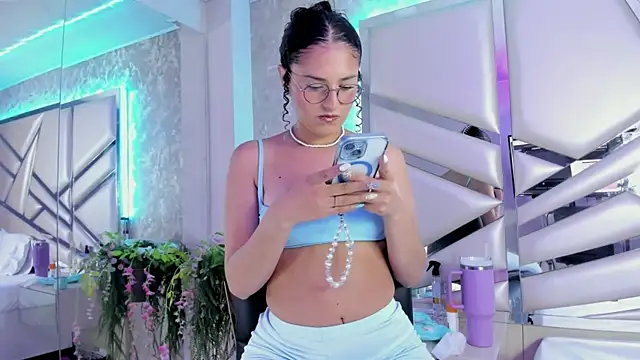 Miia002 online show from 01-25-25, 04:23